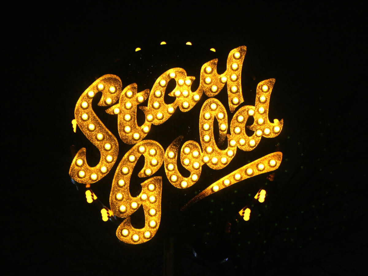 Stay Gold_Austin bar_sign