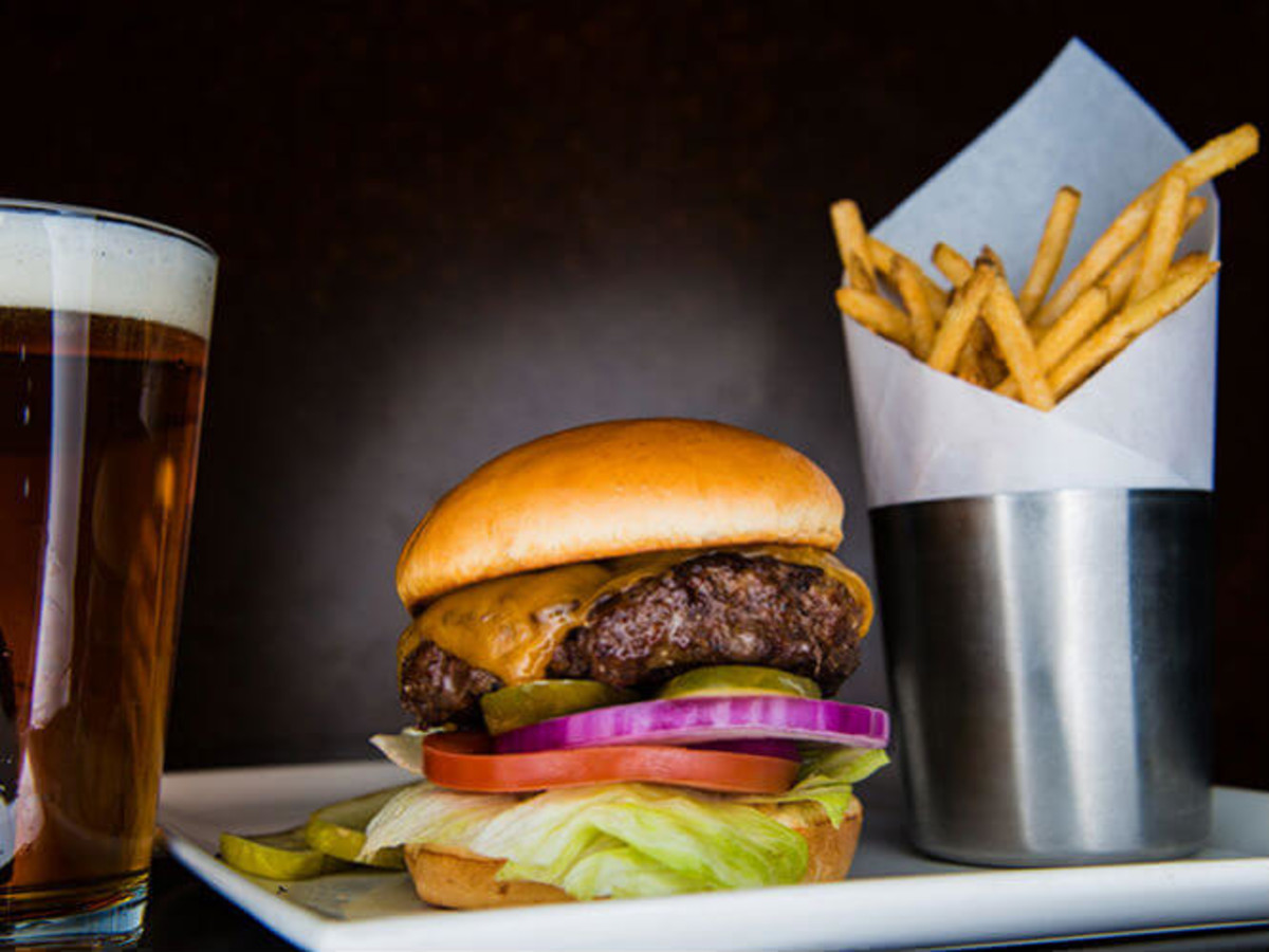 Yard House burger