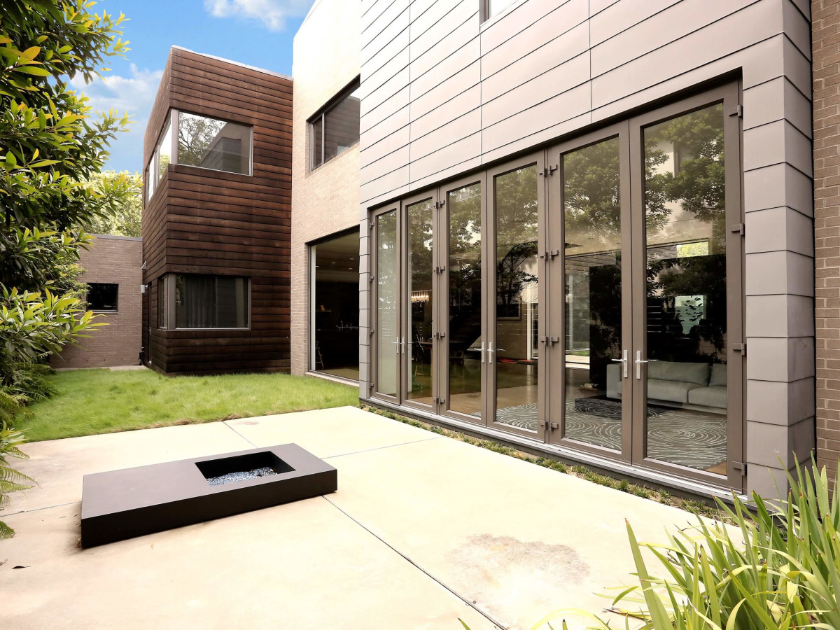 On the Market, 2115 Wroxton, backyard