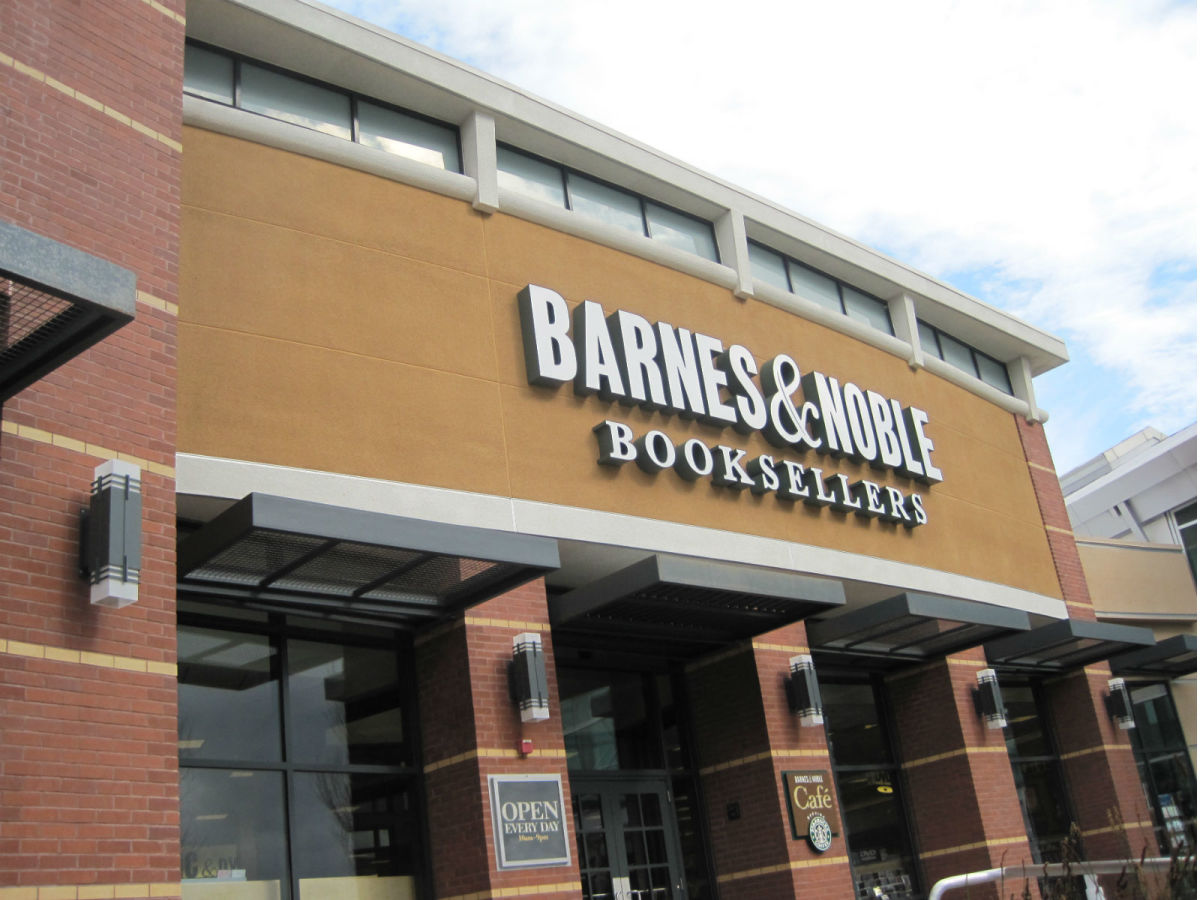 Rad New Barnes Noble Joins Dean Deluca At Plano Hot Spot