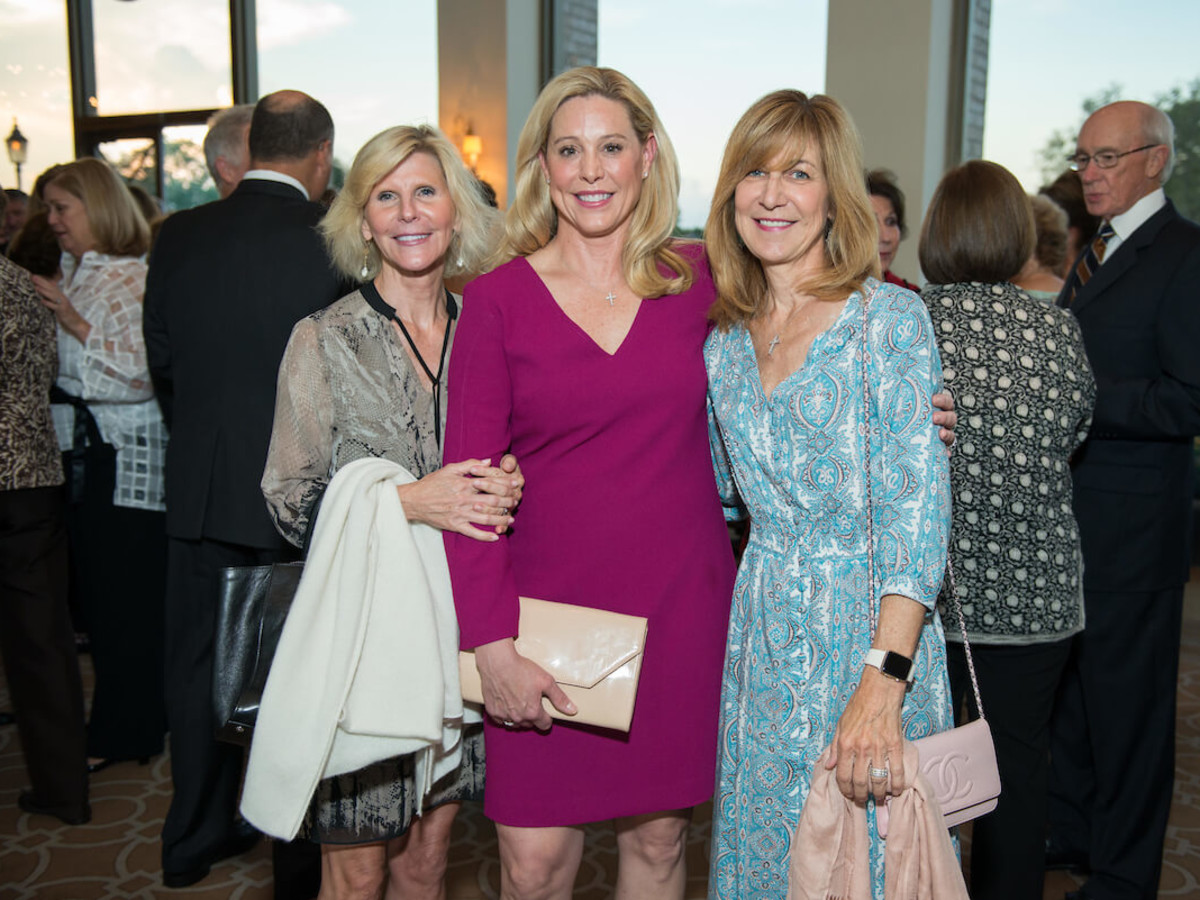 Amazing Place dinner, Tami Hanks, Amy Burns, Vivian Colvill
