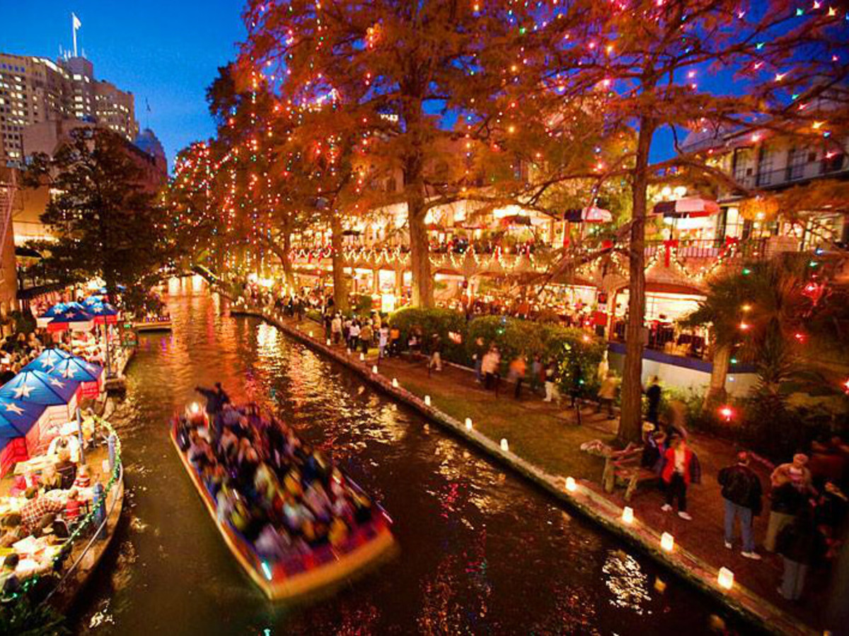 Mustsee holiday light displays just a road trip away from Austin