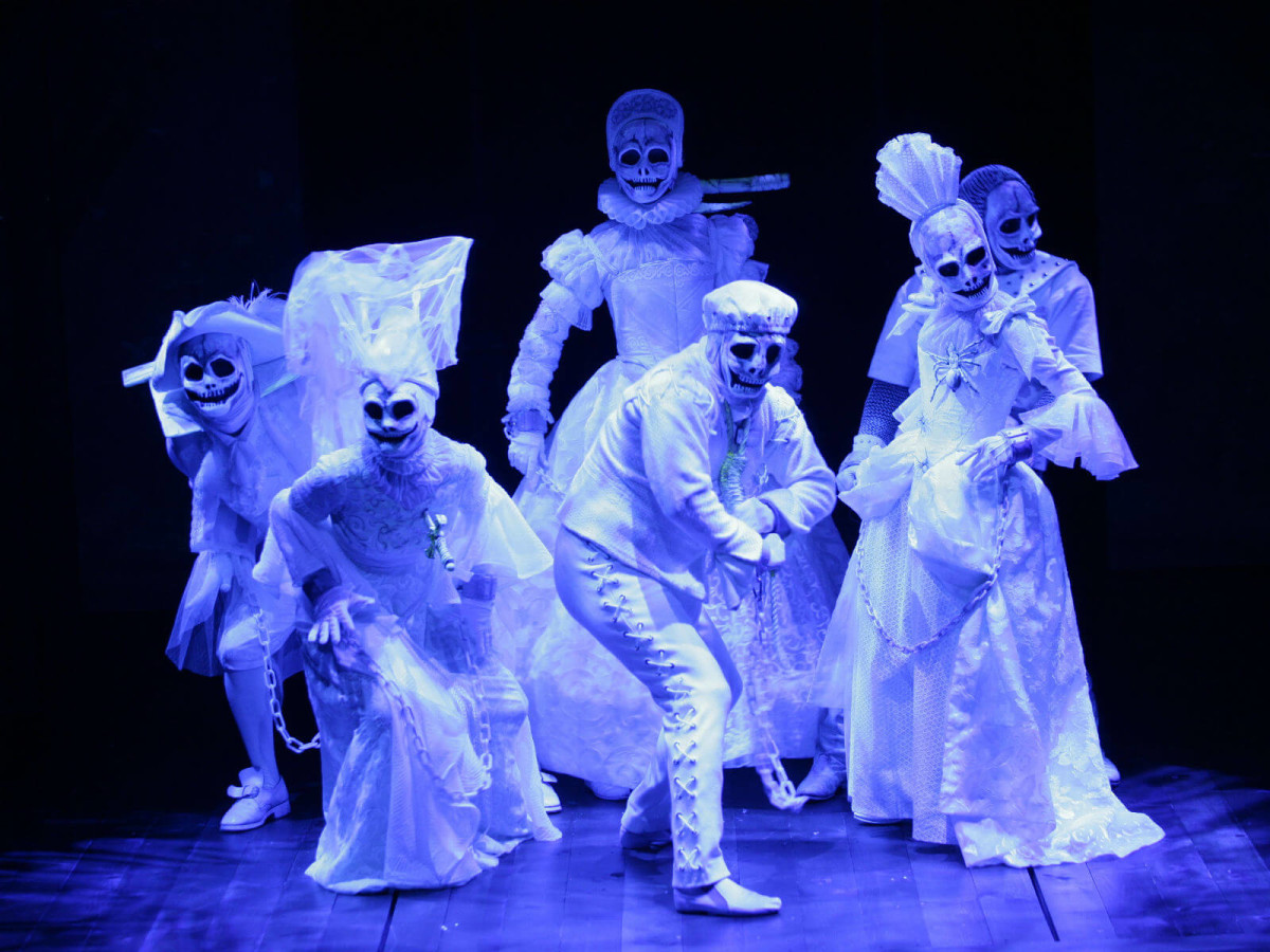 Alley Theatre presents <i>A Christmas Carol - A Ghost Story of Christmas</i> by Charles Dickens