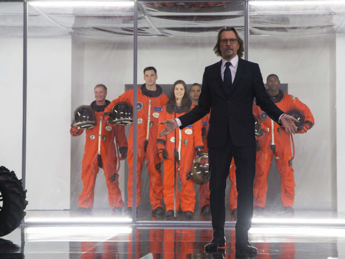 Slideshow The Space Between Us Turns Intriguing Story Into Second Rate Romance Culturemap Houston