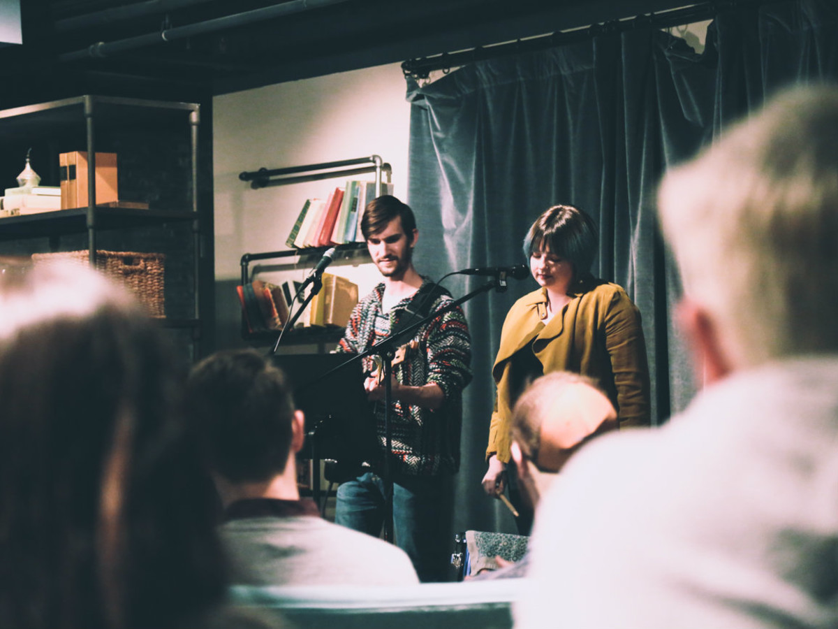 Late Night Open Mic at Magnolias: Sous Le Pont
