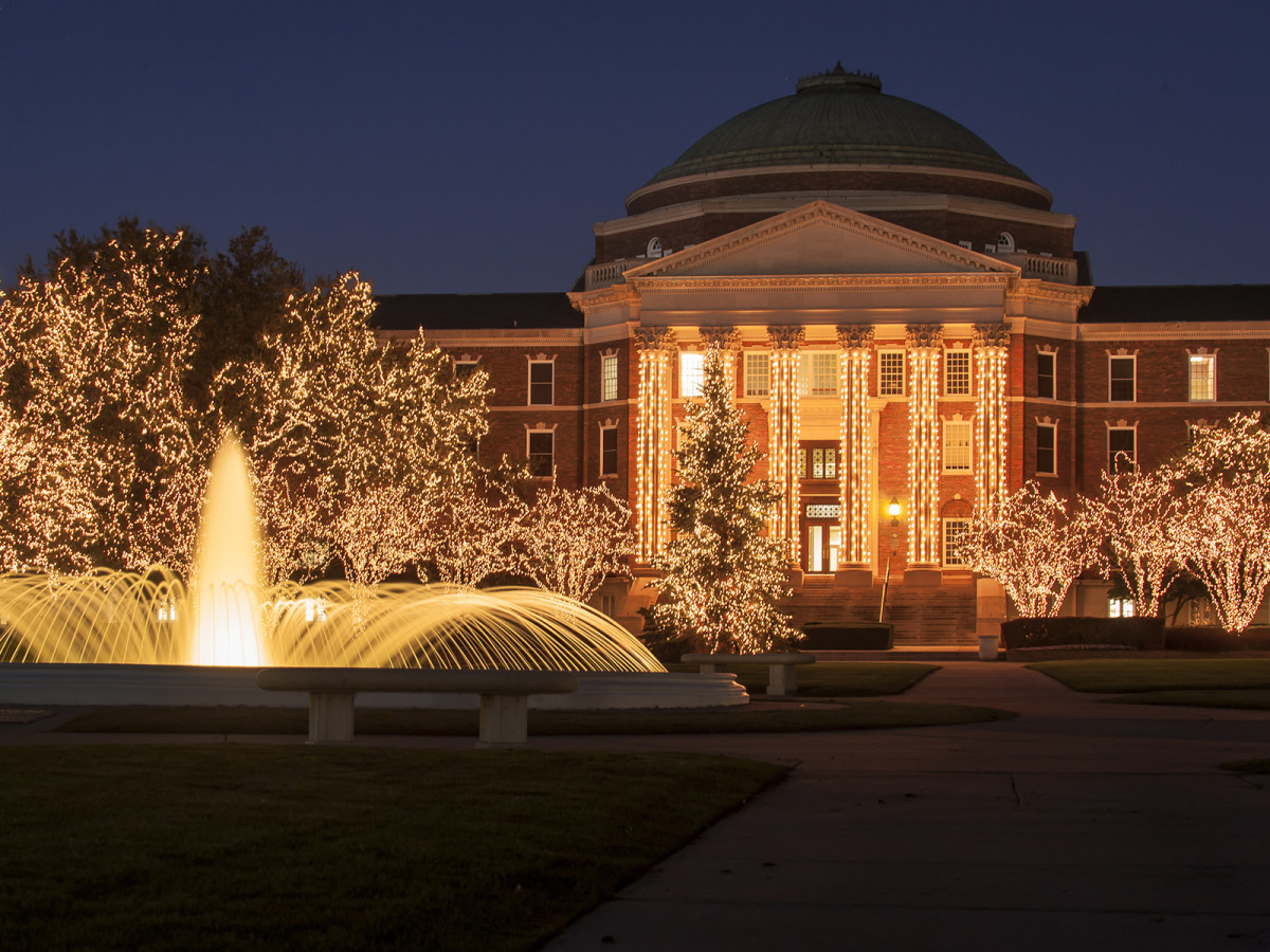 dallas 39 smu ponies up new ranking to no 3 school in texas smu celebration of lights 2018