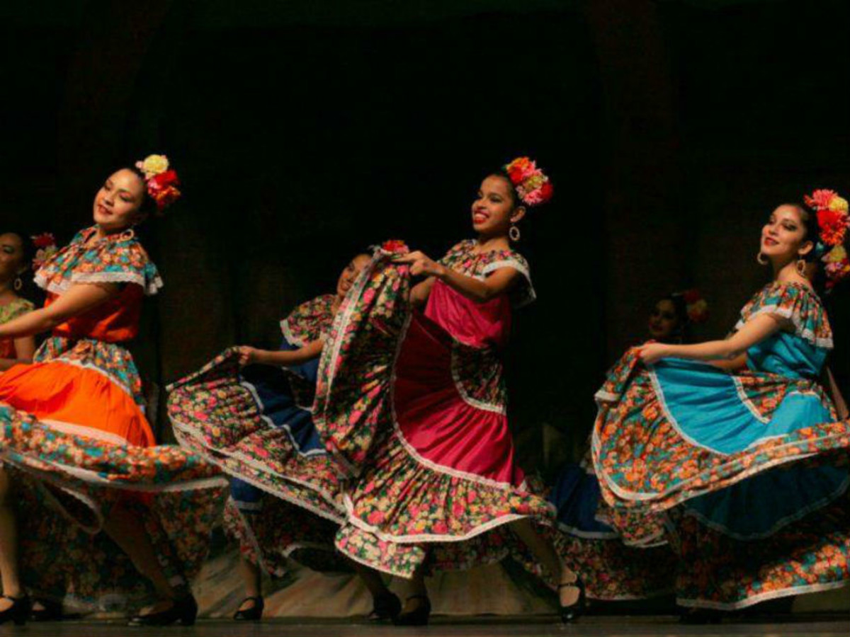 Roy Lozano’s Ballet Folklórico de Texas