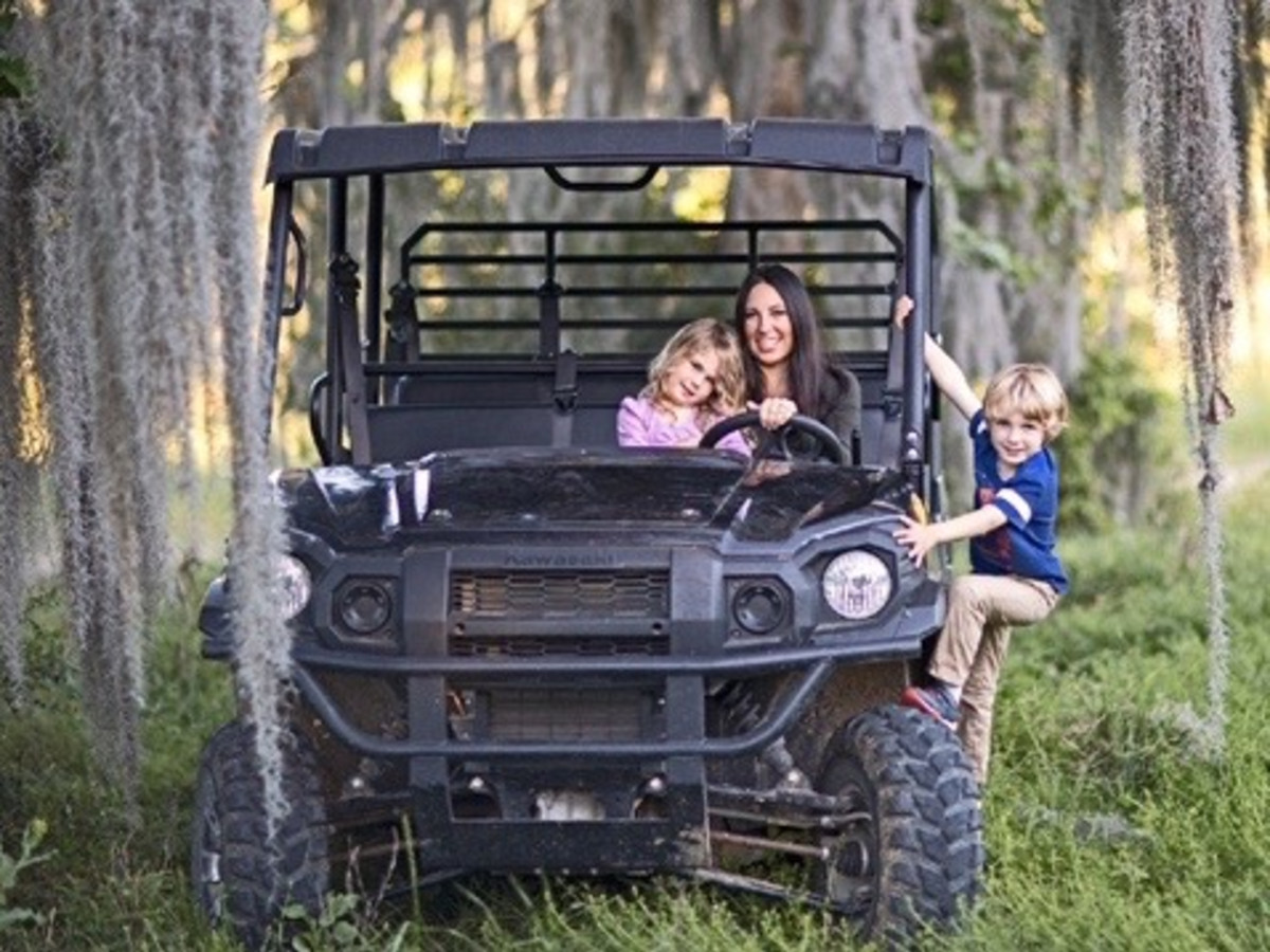 Melanie Luttrell, Axe and Addie Luttrell CROPPED PHOTO