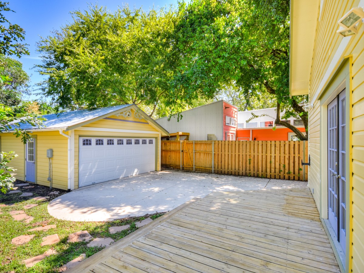 422 Mission San Antonio house for sale backyard