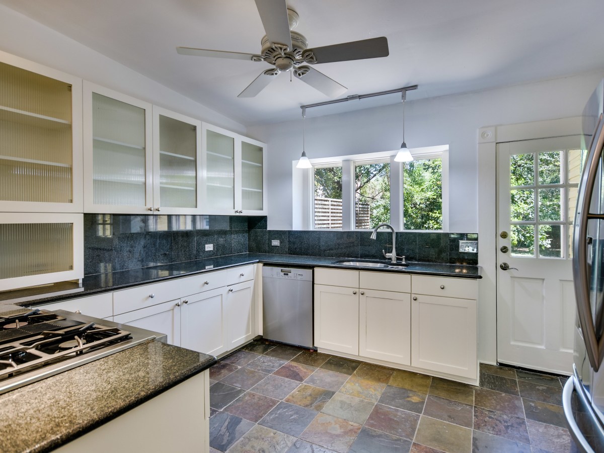 422 Mission San Antonio house for sale kitchen