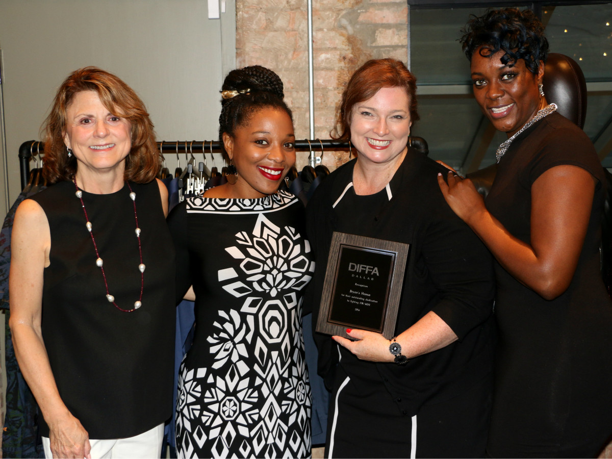 DIFFA/Dallas grants distribution 2016
