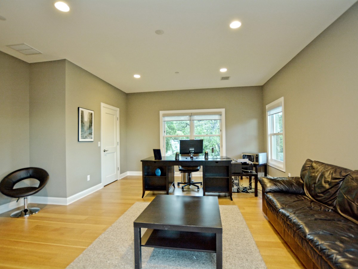 400 Almarian Austin house for sale bedroom
