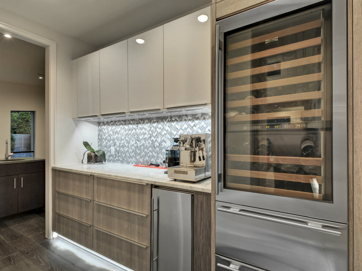 Impossibly zen Lake Austin retreat has everything you'd expect for 8M