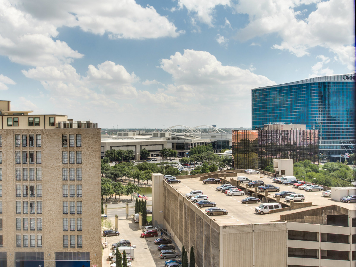 Young professionals may fight over this 190,000 downtown Dallas condo