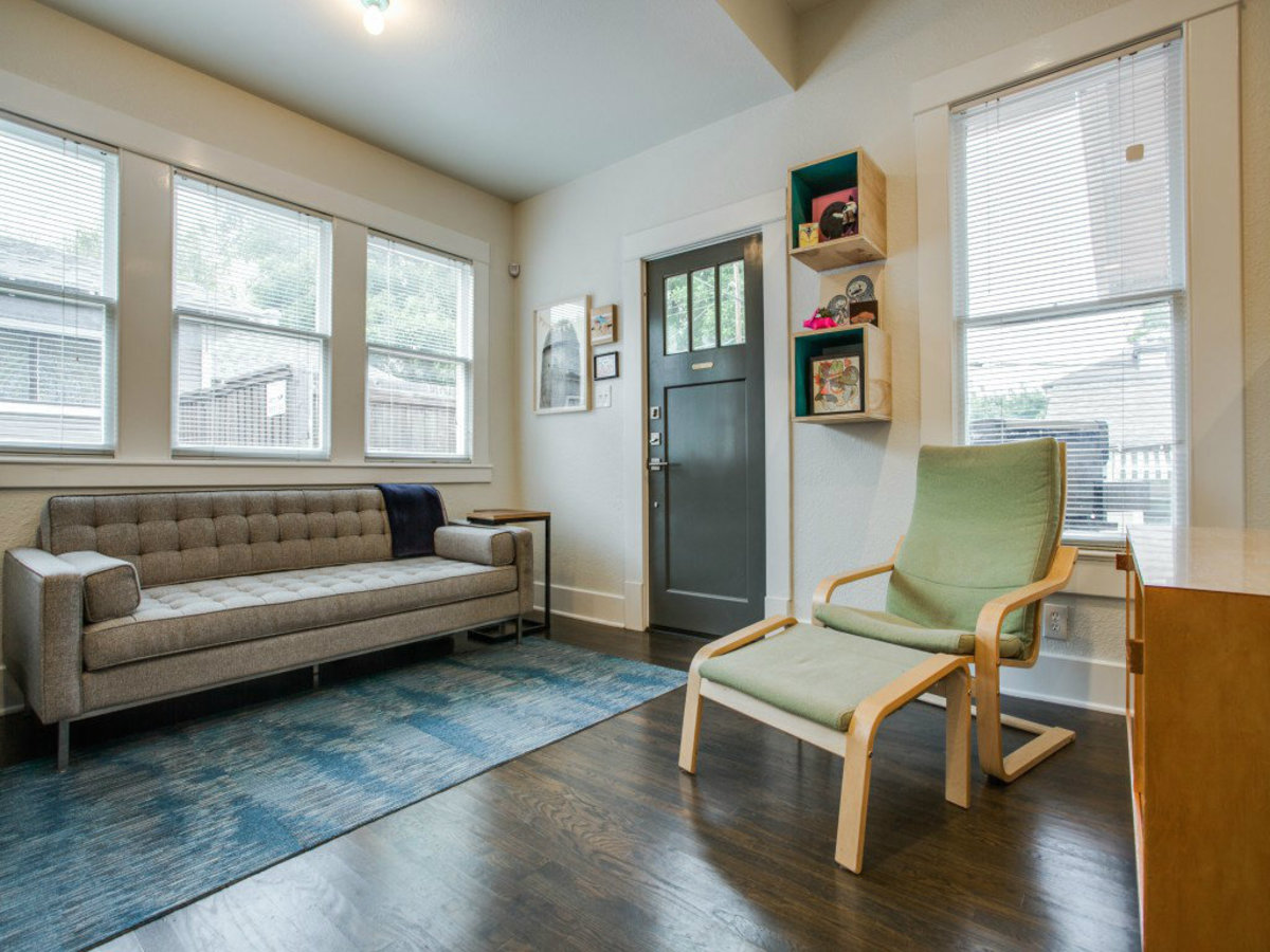 110 North Edgefield Family Room 2