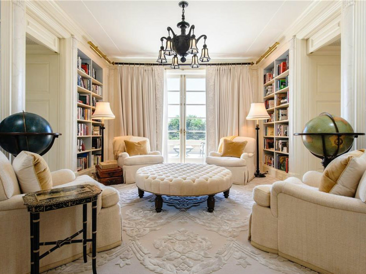 5950 Deloache Ave. for sale in Dallas living room