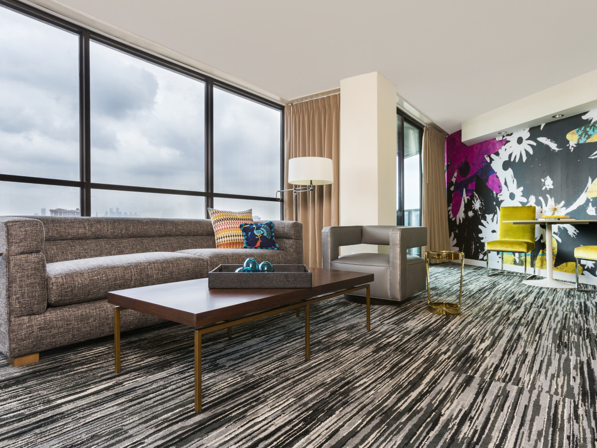 Hotel Derek,Daydream Suite, April 2016