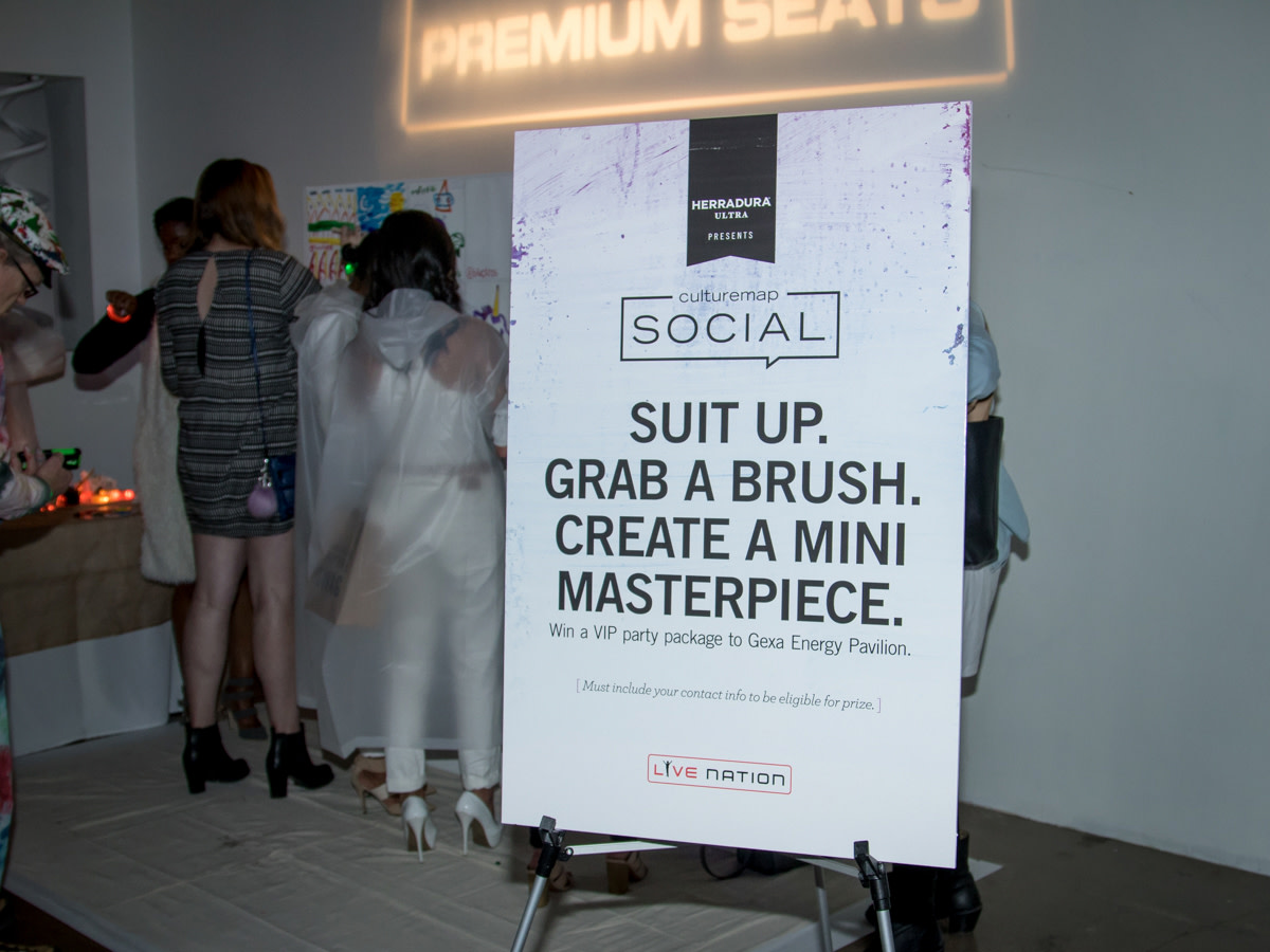 Hot Young Professionals Paint The Town At Dallas Most Colorful