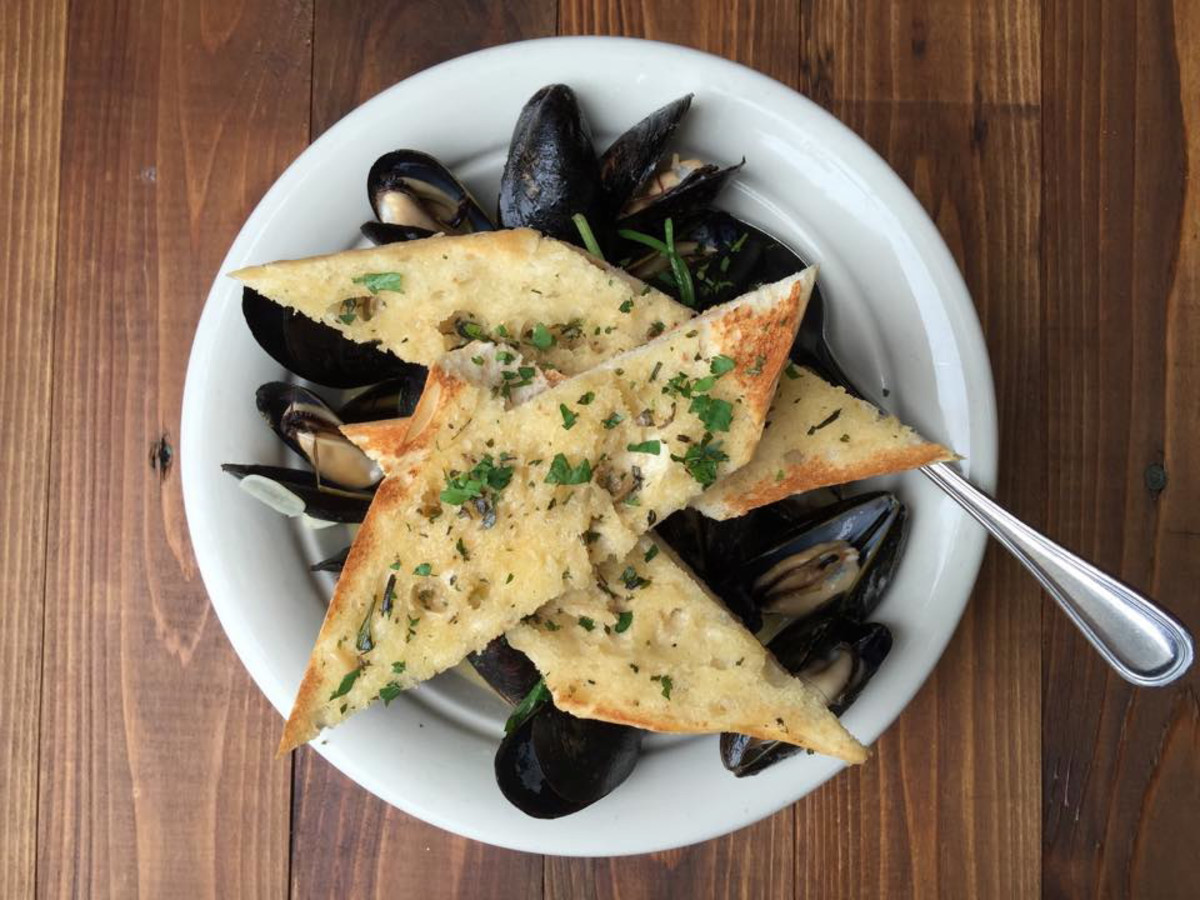 The Porch PEI mussels