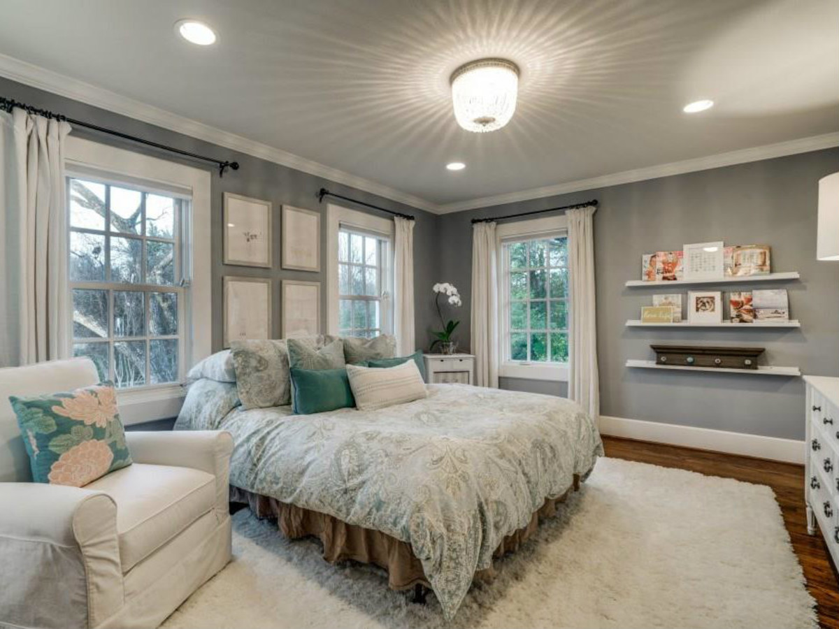 5450 Auburndale Ave. bedroom
