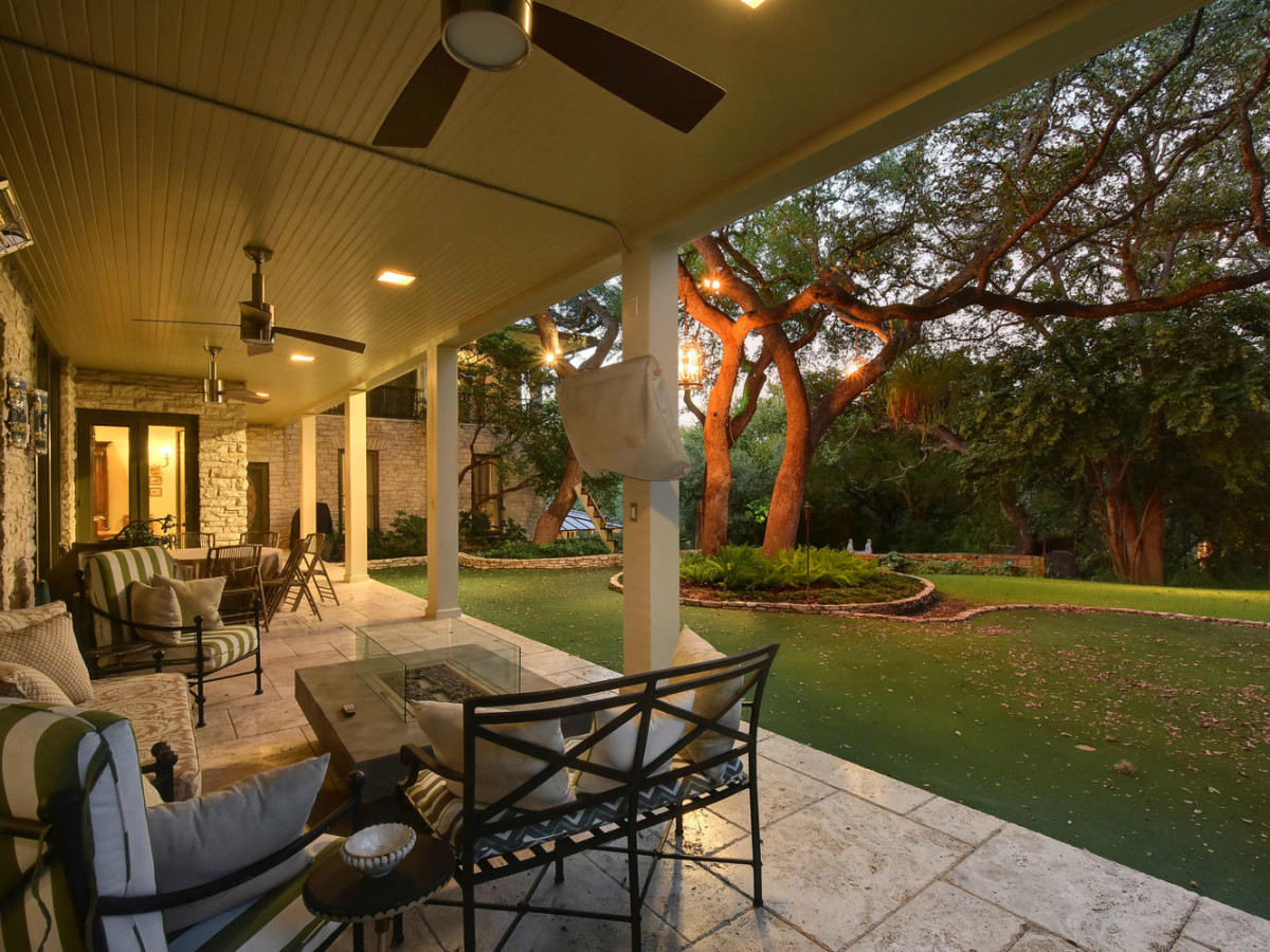 Austin house home Tarrytown 2610 Kenmore Court Ben Crenshaw February 2016 backyard porch