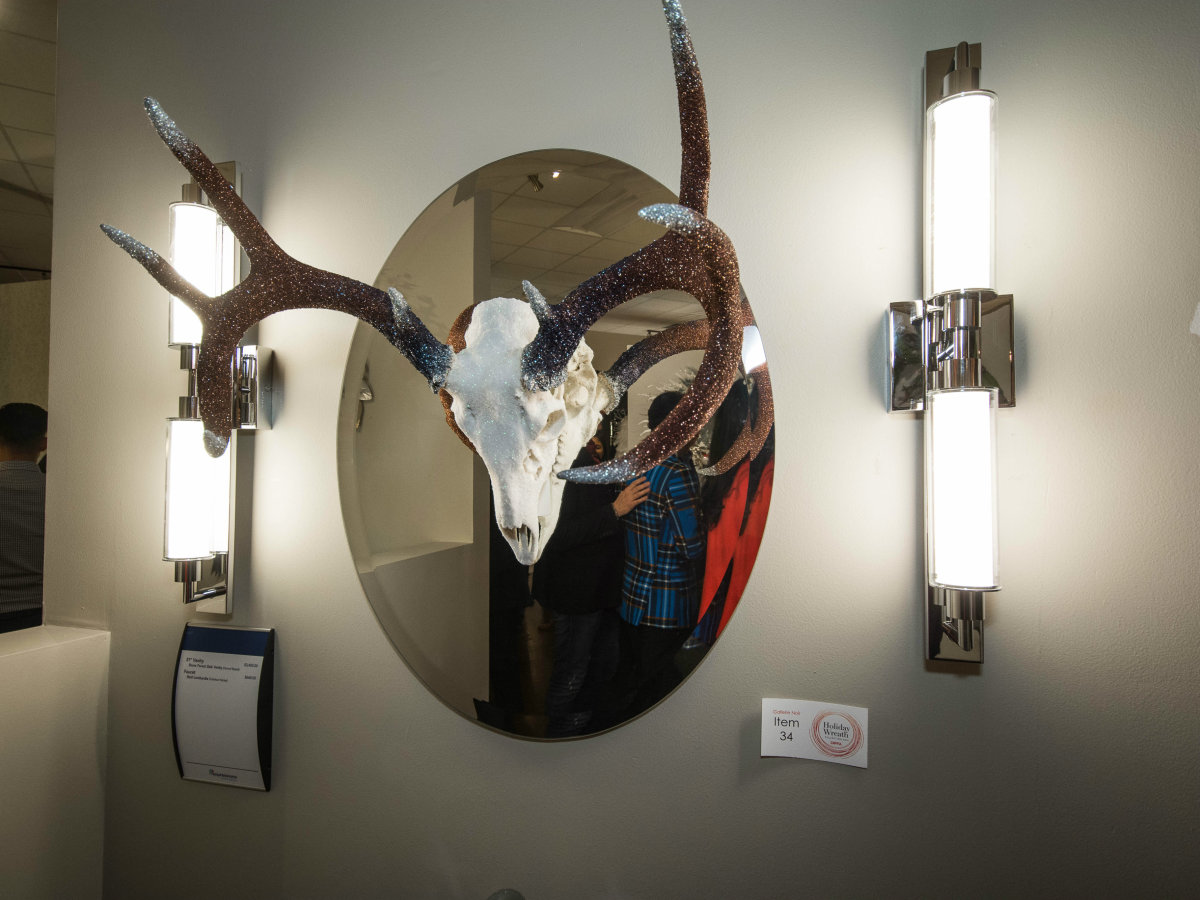 Gallerie Noir wreath