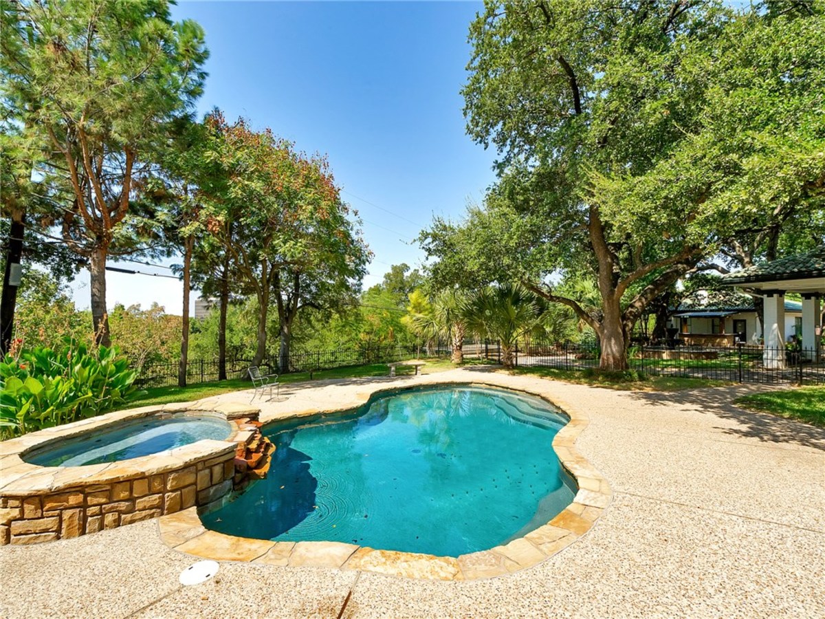 Mistletoe Heights property boasts way more than a main house for 1.3M