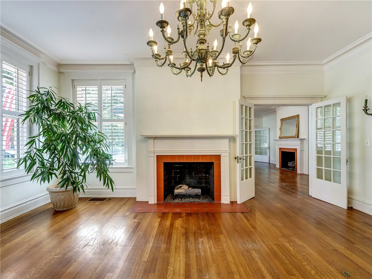 Mistletoe Heights property boasts way more than a main house for 1.3M