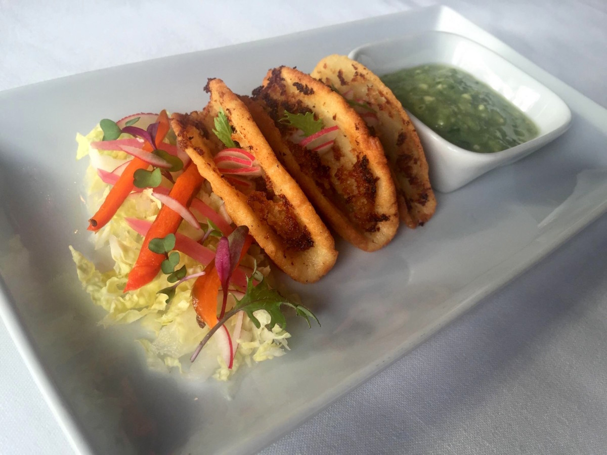 Hugo's dorados de papas taco