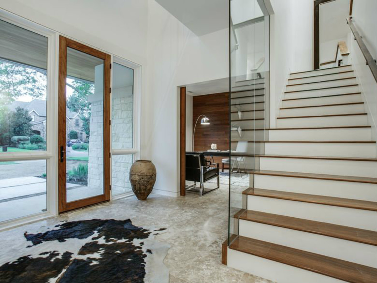 4428 Greenbrier entry