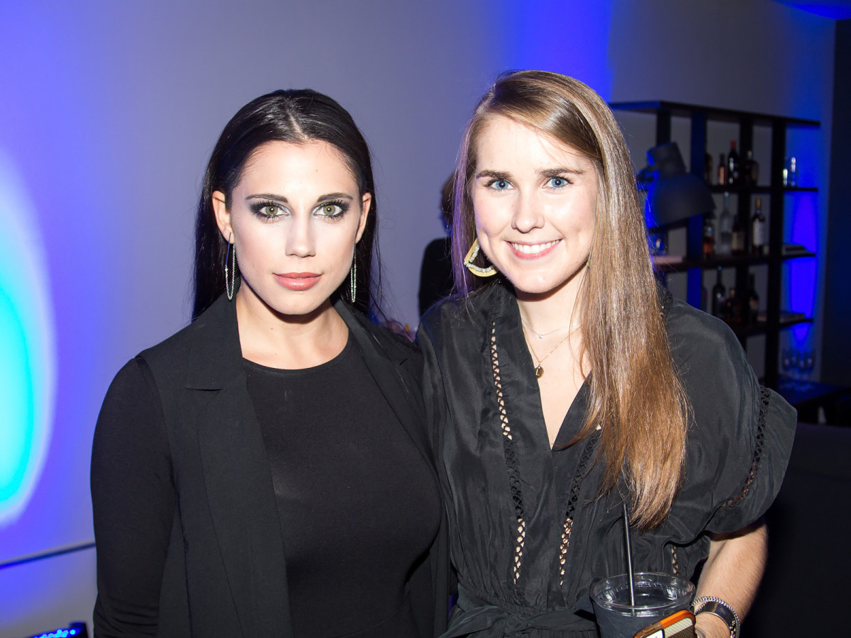 Amber England, Leslie Argenbright
