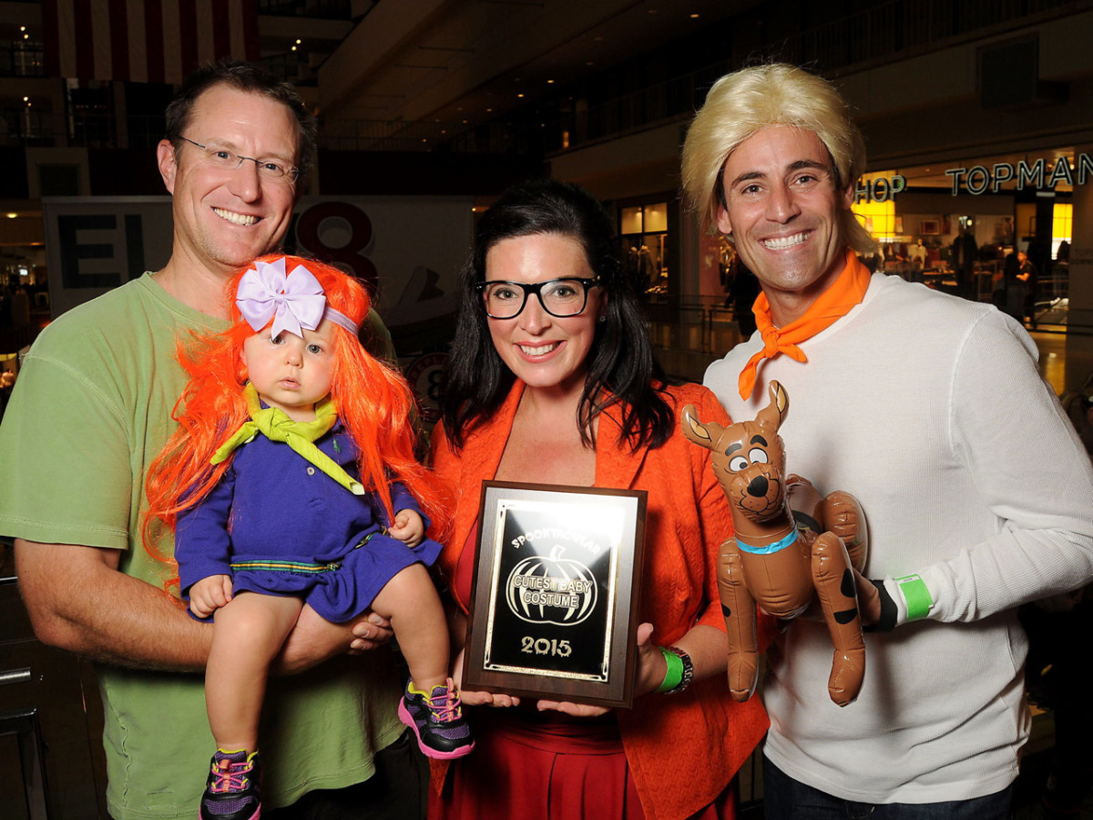 MD Anderson Halloween at the Galleria Mike, Daphne and Lara Baker with Sean Mayo