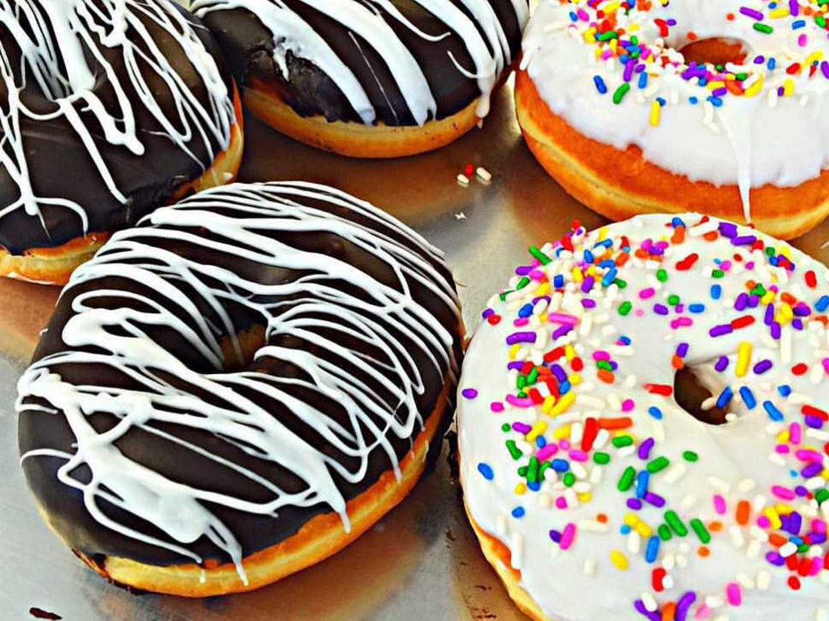 Lee's fried chicken and donuts