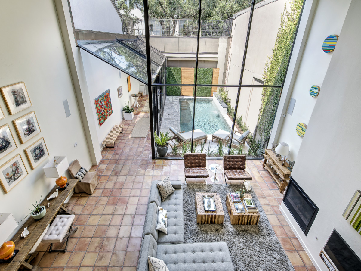 Houston, 1203 Berthea, September 2015, downstairs