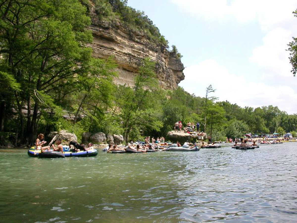 4 Hill Country Hot Spots To Eat And Drink After Floating The River