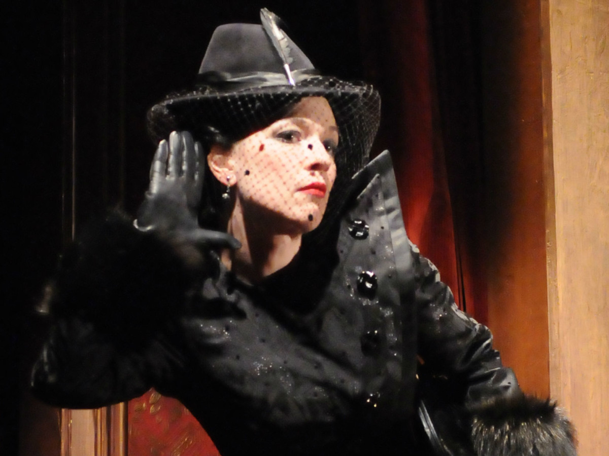 Alley Theatre presents <i>Alfred Hitchcock’s The 39 Steps</i>
