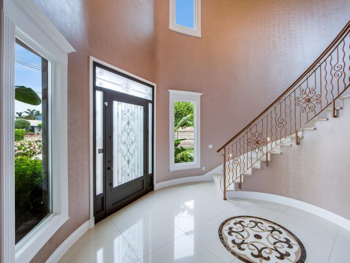 Houston, Chris Paul LA home for sale, August 2017