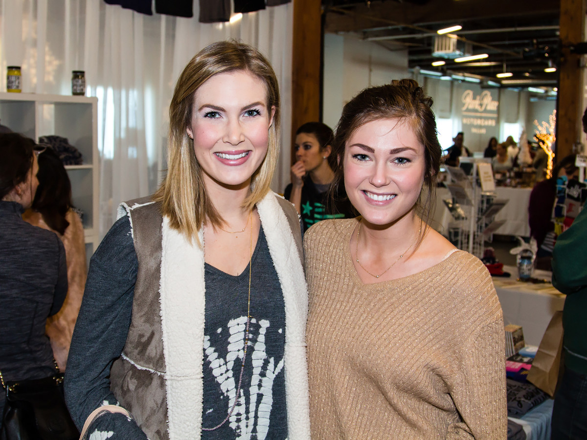 Olivia Jacobi, Paige Davenport