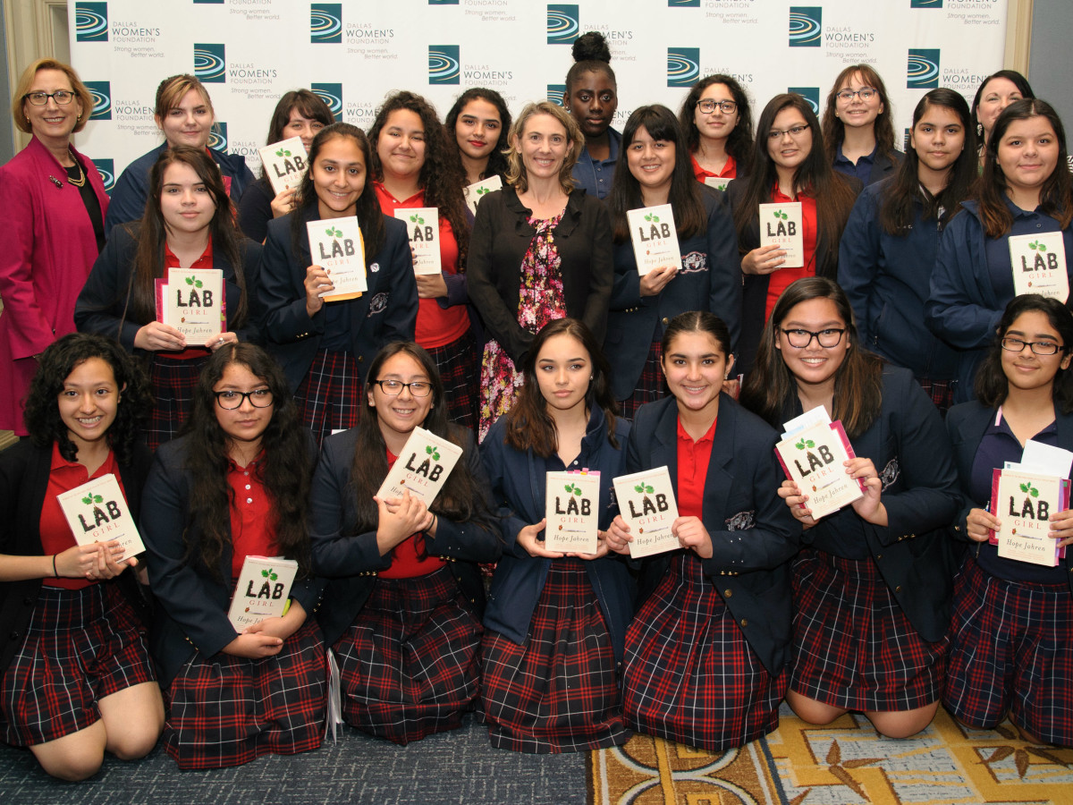 Roslyn Dawson Thompson with Young Women’s Preparatory Network's Irma Rangel students