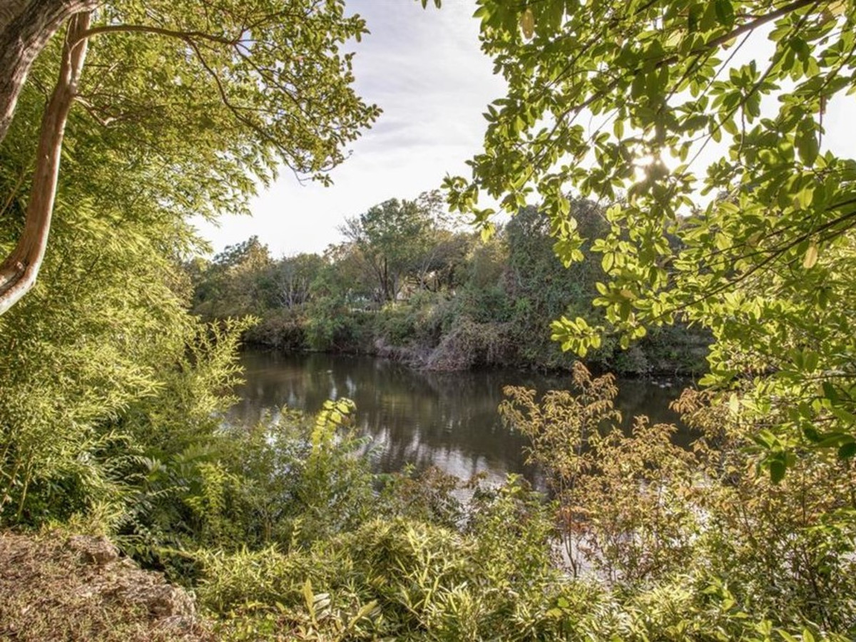 4009 Amstrong land