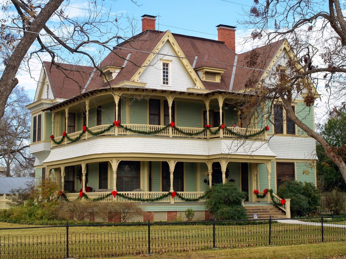 Holiday Homes Tour