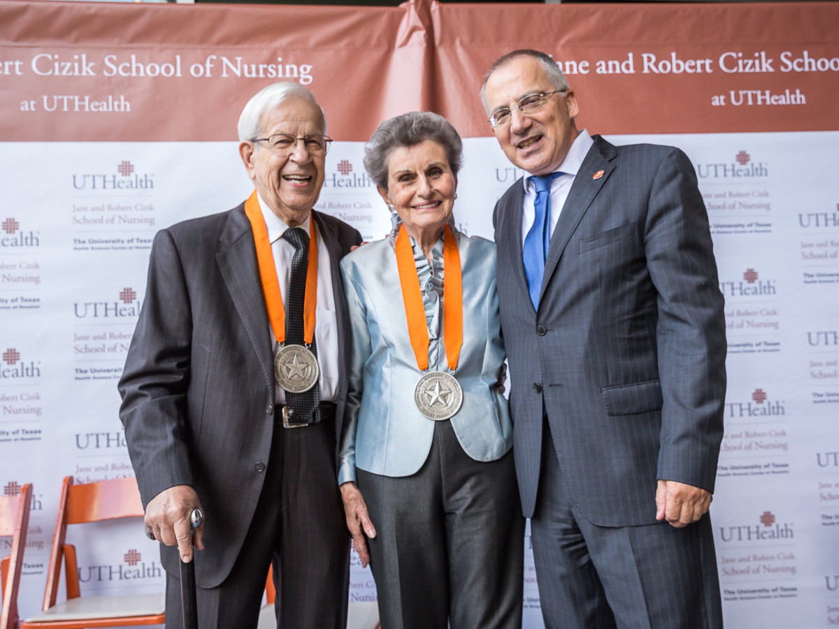 Robert and Jane Cizik with UTHealth President Giuseppe N. Colasurdo, M.D.