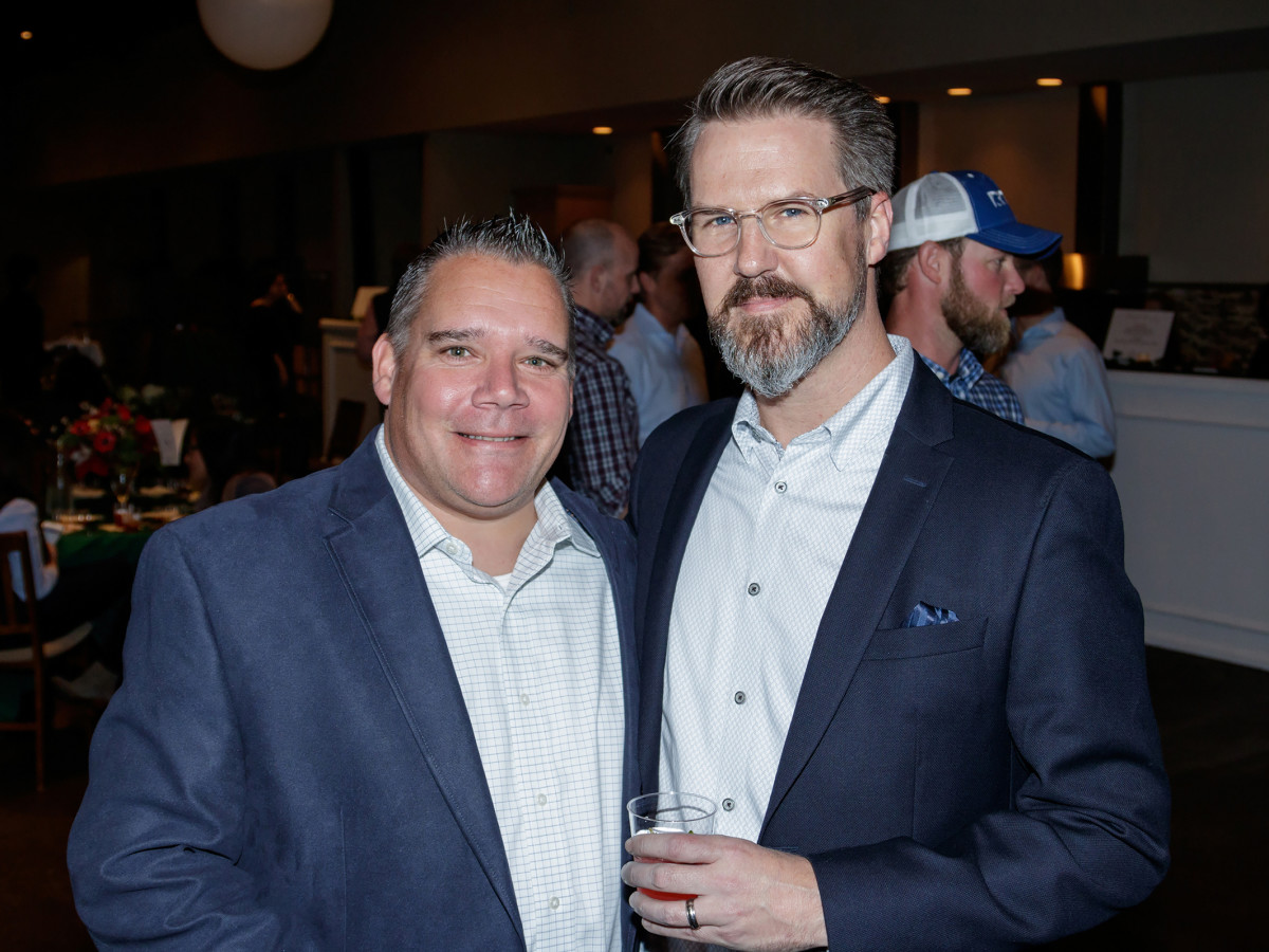 Travis Robertson, Dan Russell