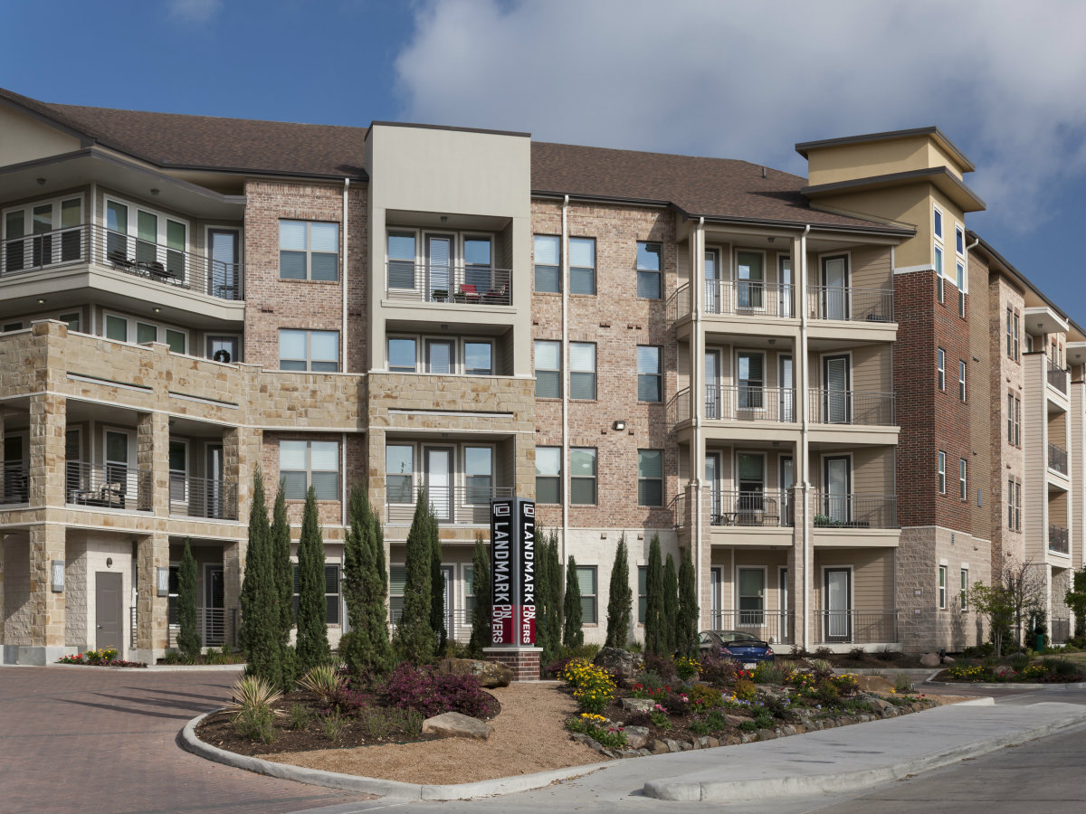 Landmark on Lovers apartments Dallas