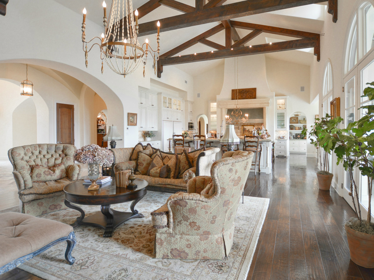 Spanish Oaks estate