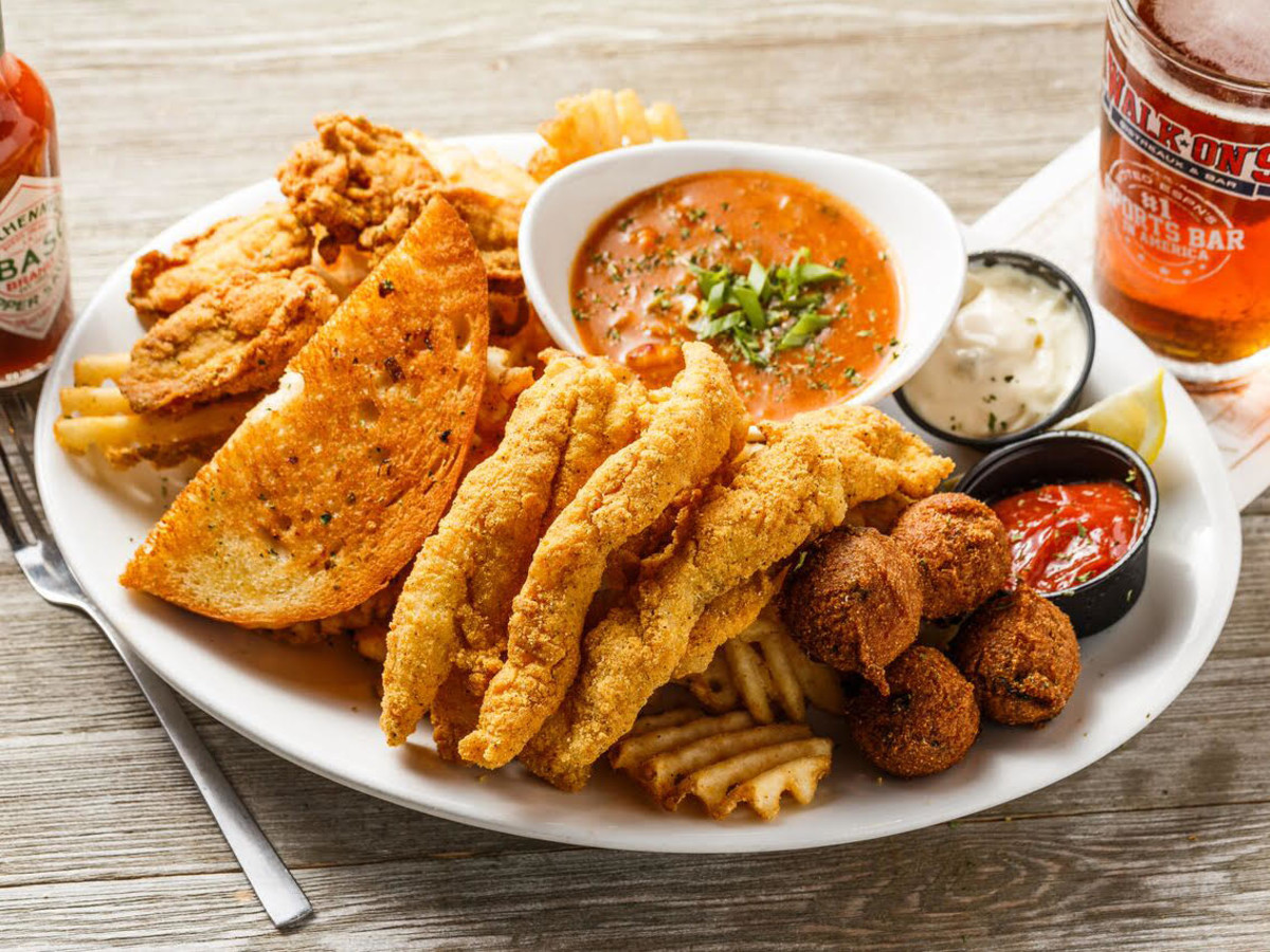 Drew Breesbacked sports bar picks first 2 Houstonarea locations