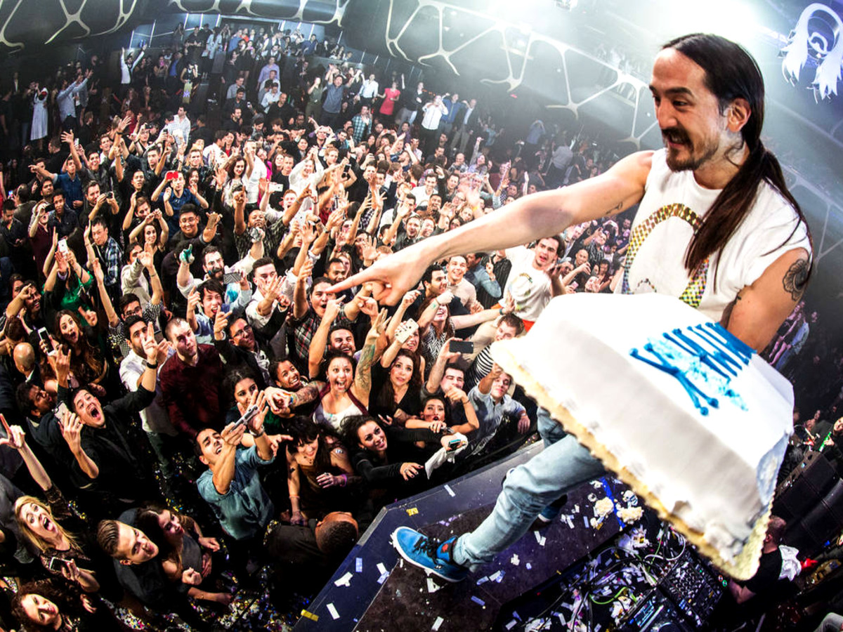 DJ Steve Aoki spins through Houston, promising a packed party