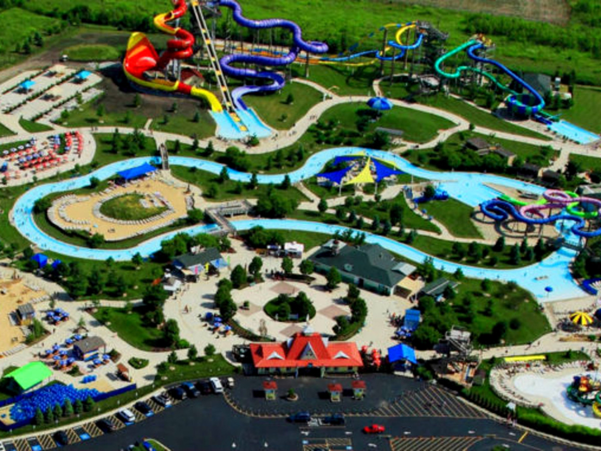 Get ready to dive into a new Houstonarea water park this summer