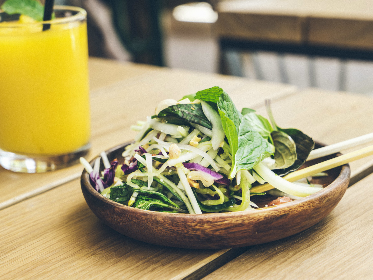 Loro papaya salad