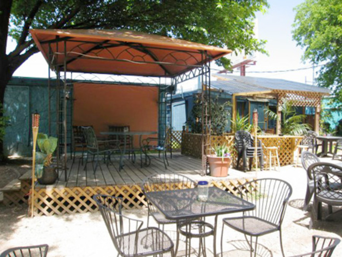 Austin_photo: places_food_phara's_patio